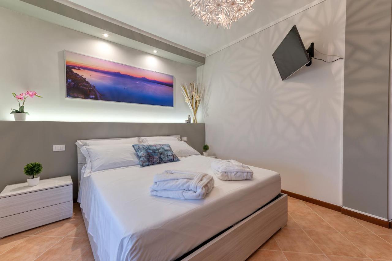 Wolf House - Sirmione Holiday Exterior photo